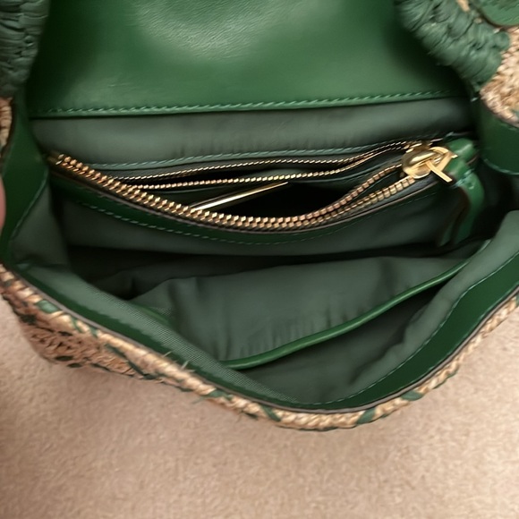 Tory Burch straw shoulder bag. - Picture 4 of 4